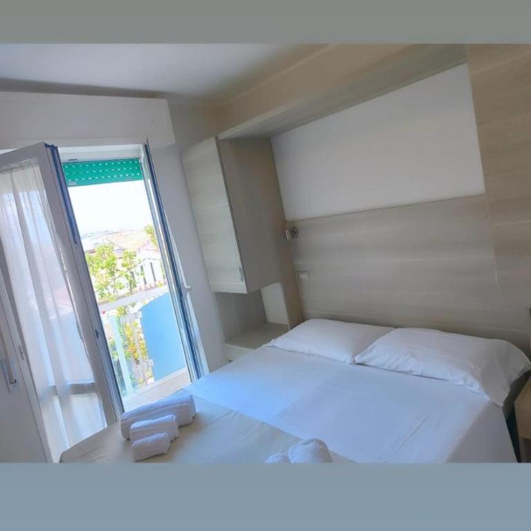 Hotel Gioiella - Camera Standard Matrimoniale/Doppia con Letti Singoli con Balcone - 1