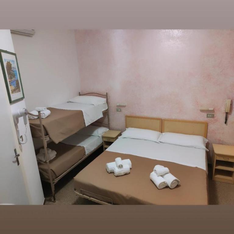 Hotel Gioiella - Camera Tripla - 1