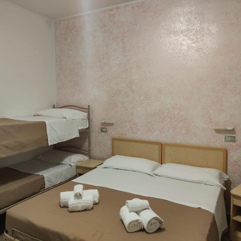 Hotel Gioiella - Camera Quadrupla - 7
