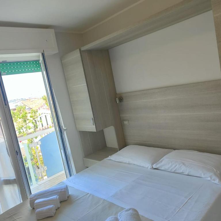 Hotel Gioiella - Camera Standard Matrimoniale/Doppia con Letti Singoli con Balcone - 6