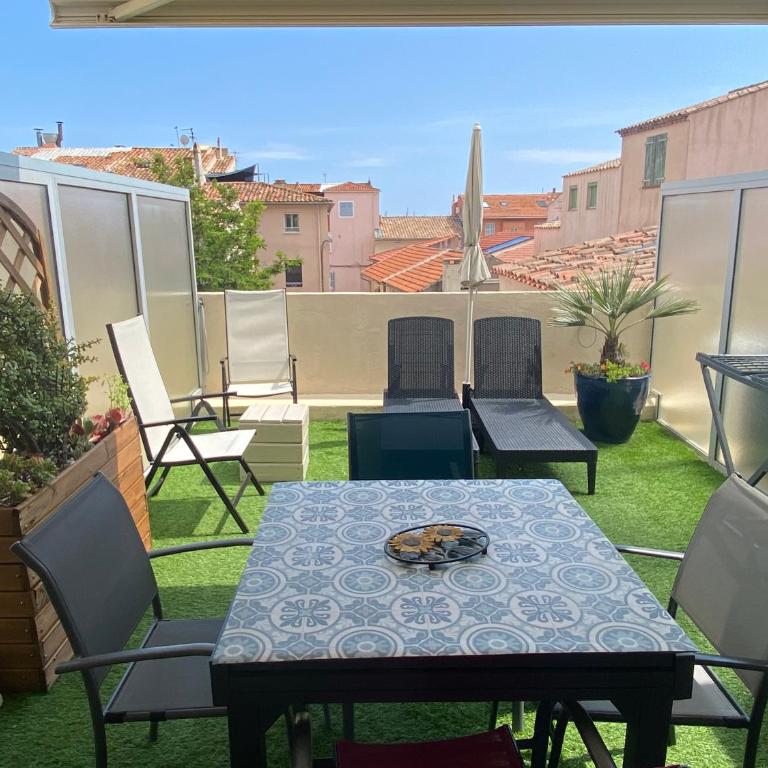 Au Coeur de Bandol T2 climatisé avec terrasse et garage - Apartment with Terrace - 13