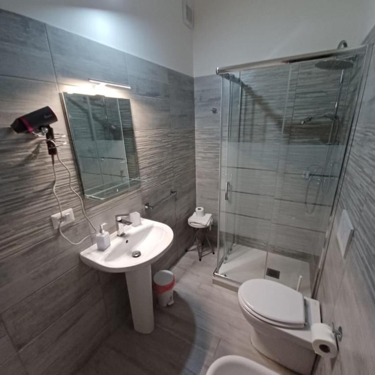 La Stazione 92 - King Room with Balcony - 6