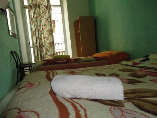 Central Station Hostel Barcelona - Chambre Double ou Lits Jumeaux avec Salle de Bains Commune - 5