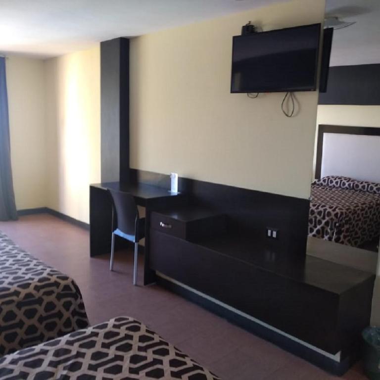 Hotel Essen's - Double Room with Two Double Beds with Lake View - 1