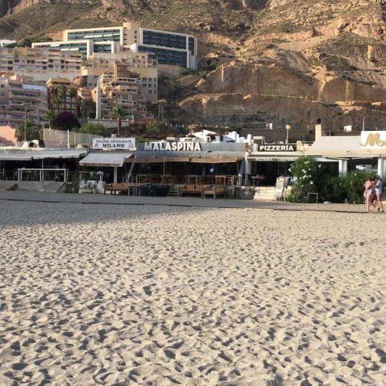 Apartamento en primera línea de playa, frente al puerto de Aguadulce - Apartamento de 2 dormitorios - 21