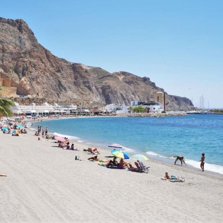 Apartamento en primera línea de playa, frente al puerto de Aguadulce - Apartamento de 2 dormitorios - 22