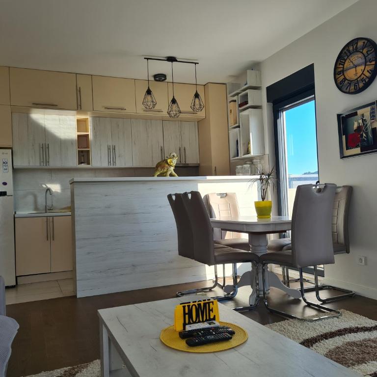 Apartman A&M - Apartment with Balcony - 1