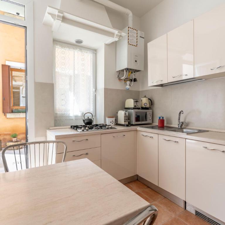 Queen House Venezia - Appartamento con 2 Camere da Letto - 35