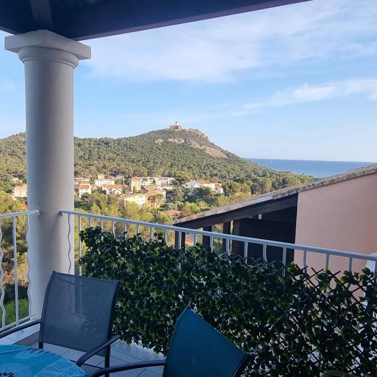 Agay Cap Esterel Le Hameau F2 Clim plein sud dernier etage Magnifique vue mer - Appartement 1 Chambre - 5
