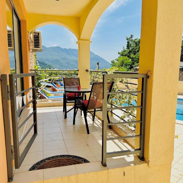 Apartment "Gluecks-Griff" inside "Becici Sunset Apartments" - Apartman sa 2 Spavaće Sobe - 3