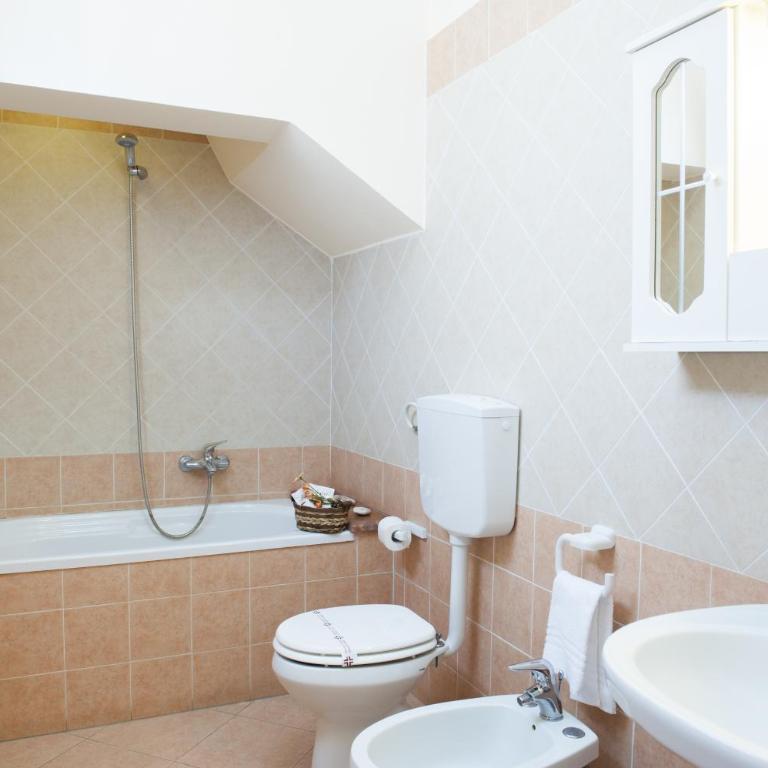 Case D'Anna - Camera Quadrupla con Bagno Privato - 16