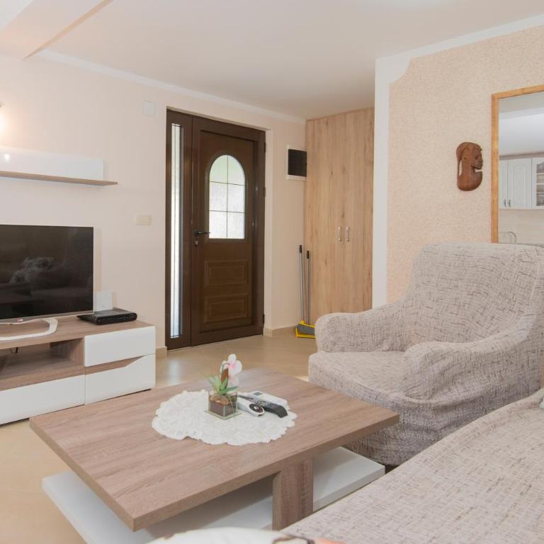 Hillside Seaview Apartment - One-Bedroom Apartment - 11
