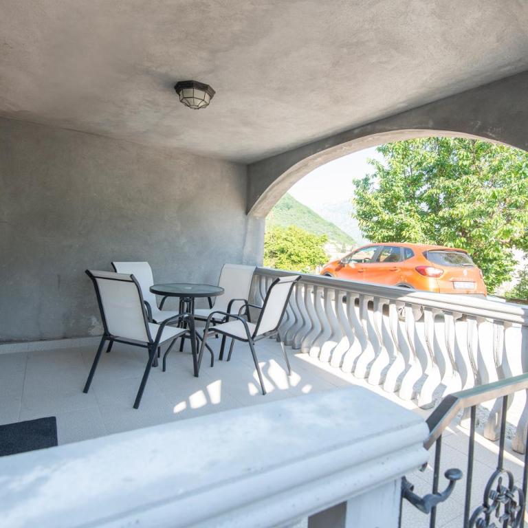 Hillside Seaview Apartment - One-Bedroom Apartment - 14