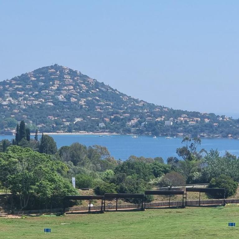 Agay Cap Esterel Le Hameau F2 Clim plein sud dernier etage Magnifique vue mer - Appartement 1 Chambre - 15