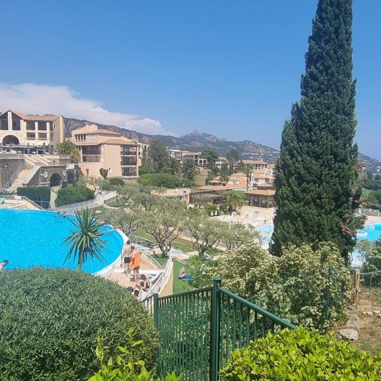 Agay Cap Esterel Le Hameau F2 Clim plein sud dernier etage Magnifique vue mer - Appartement 1 Chambre - 13