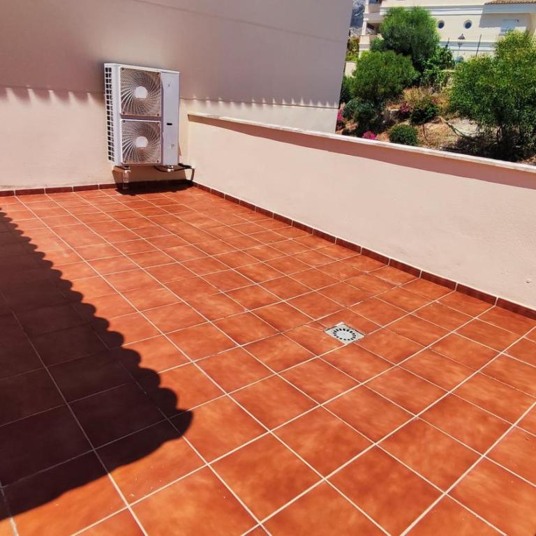2BDR Penthouse, terrace, BBQ, pools and sea view in Benalmádena - Apartamento de 2 dormitorios - 33