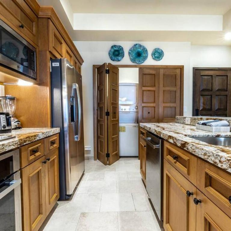 Breathtaking Ocean Views and Access Best Resorts! - Two-Bedroom Apartment - 12