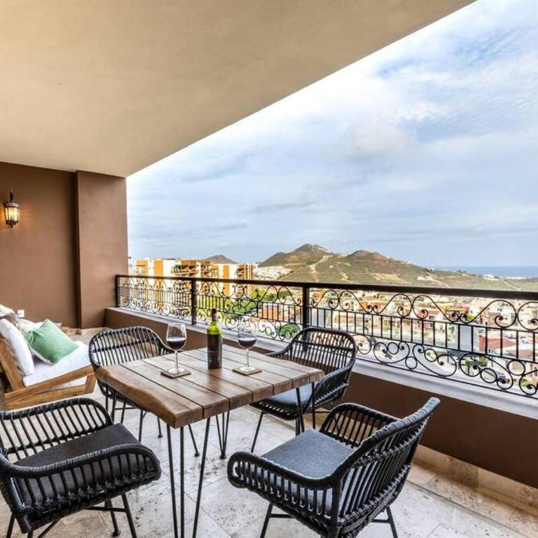 Breathtaking Ocean Views and Access Best Resorts! - Two-Bedroom Apartment - 18