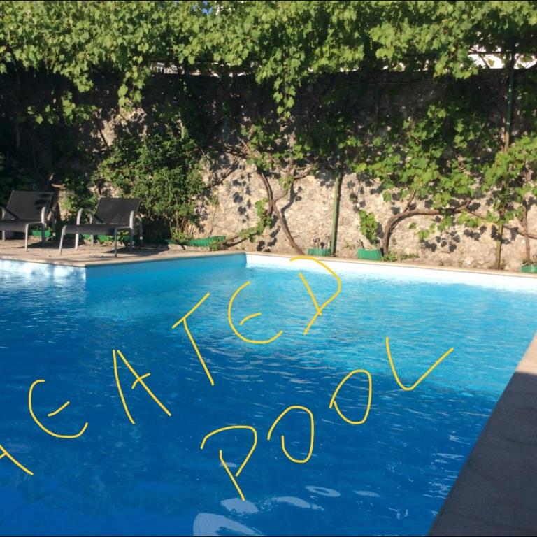 Lovely house with swimming pool - Three-Bedroom Apartment - 4