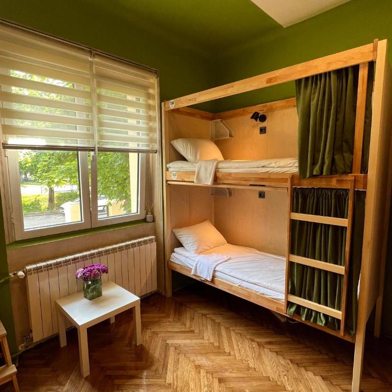 Cabbage Hostel - Krevet u 6-Krevetnoj Ženskoj Spavaonici sa Privatnim Kupatilom - 2