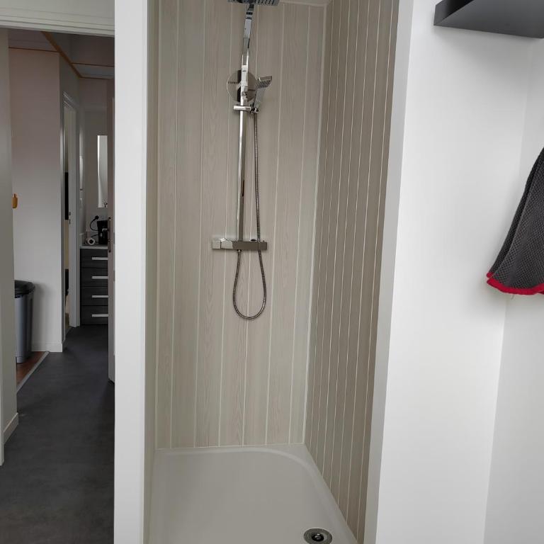 L'Escale Chambres chez l'habitant climatisées - Großes Doppelzimmer - 5