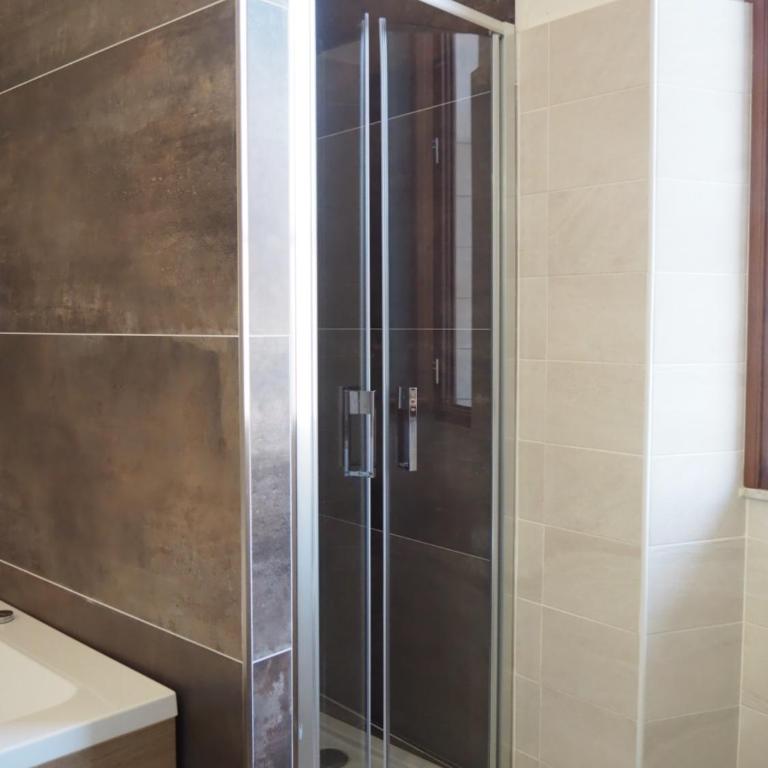 Apollo Guest House - Camera Matrimoniale Deluxe con Vasca Idromassaggio Jacuzzi® - 10