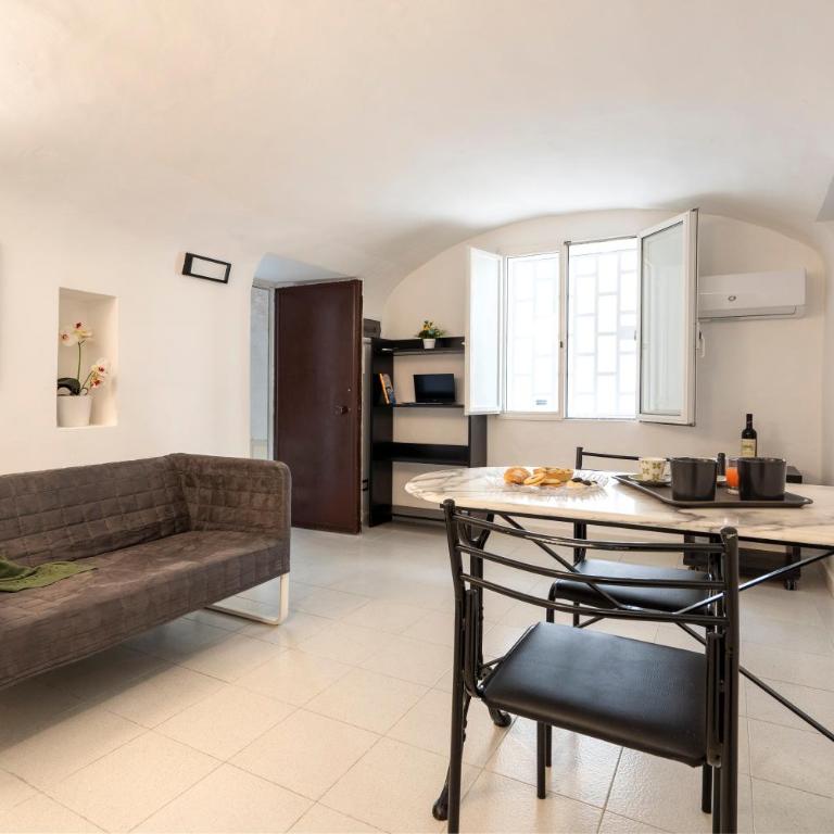 GuestHost - White&Grey Comfy Apartment - Appartamento con 1 Camera da Letto - 1