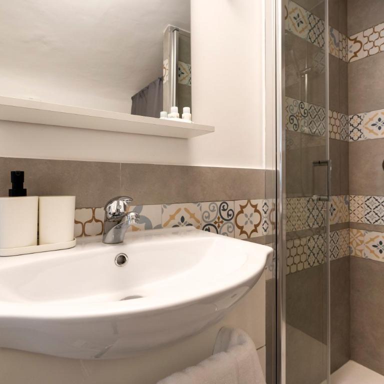 GuestHost - White&Grey Comfy Apartment - Appartamento con 1 Camera da Letto - 12