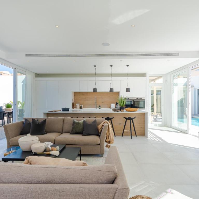 Unique & Luxurious Villa With Heated Pool, Gym & C - Casa - 5