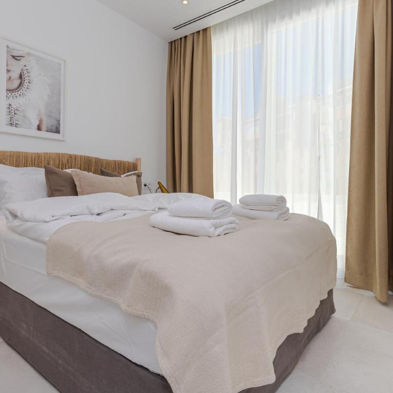 Unique & Luxurious Villa With Heated Pool, Gym & C - Casa - 53