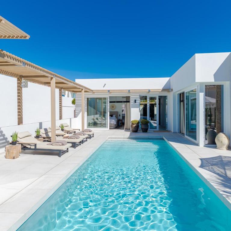 Unique & Luxurious Villa With Heated Pool, Gym & C - Casa - 1