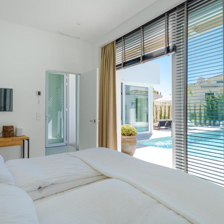 Unique & Luxurious Villa With Heated Pool, Gym & C - Casa - 29