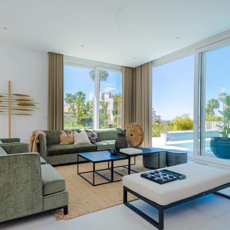 Unique & Luxurious Villa With Heated Pool, Gym & C - Casa - 35