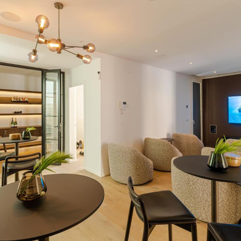 Unique & Luxurious Villa With Heated Pool, Gym & C - Casa - 46