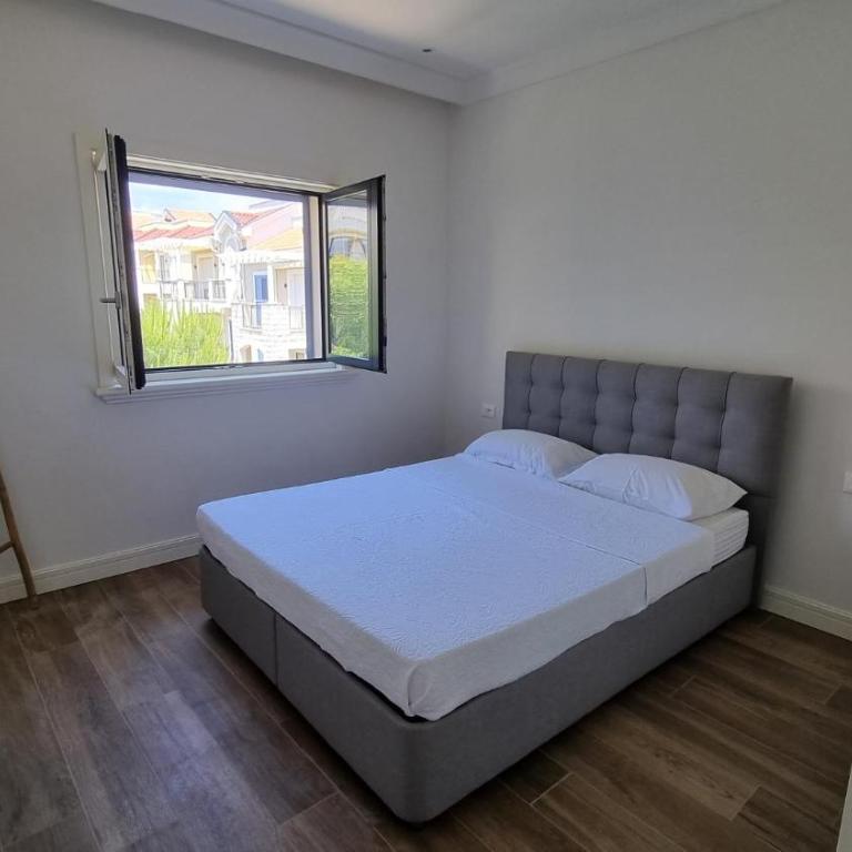 Lustica Lux - Two-Bedroom Apartment - 4