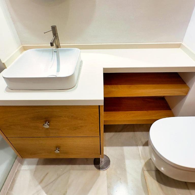 Diana 206. Completely Renovated Apartment on the Beachfront. - One-Bedroom Apartment - 18