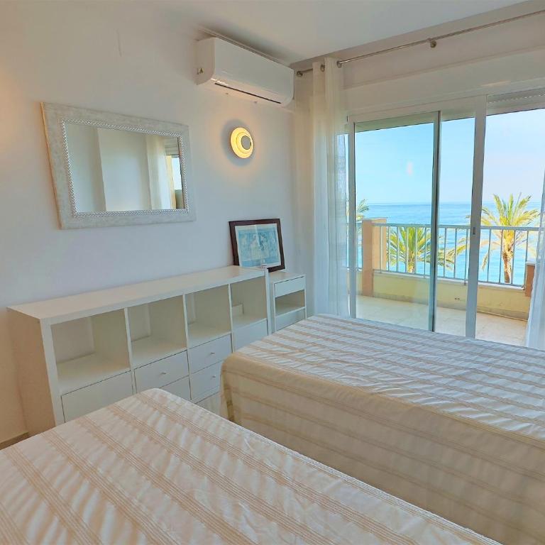 Diana 206. Completely Renovated Apartment on the Beachfront. - One-Bedroom Apartment - 13