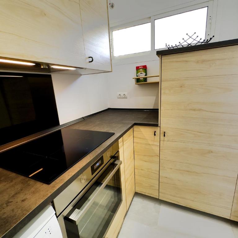 Diana 206. Completely Renovated Apartment on the Beachfront. - One-Bedroom Apartment - 10