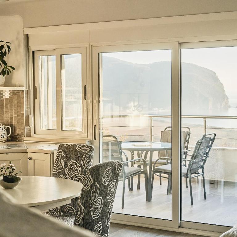 Mahakala Center - Studio Apartment with Sea View - 13