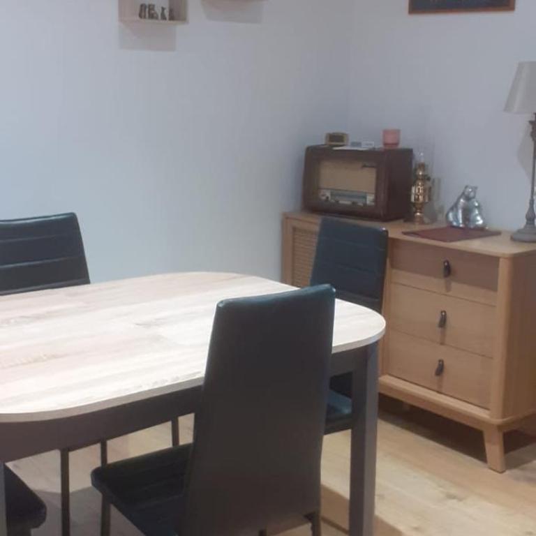 Appartement T2 entièrement rénové dans résidence calme - Appartement 1 Chambre - 17