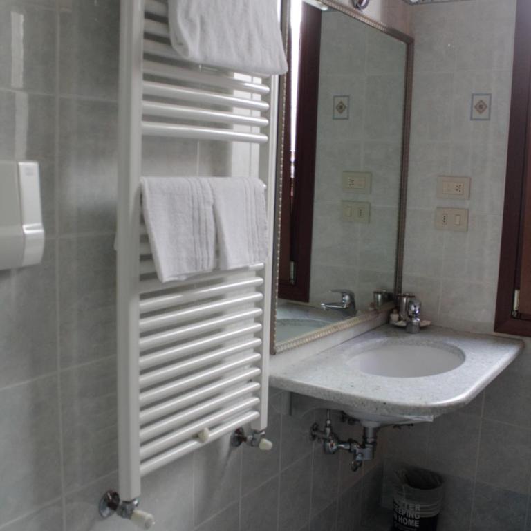 Cà Del Modena Room only - Camera Matrimoniale con Bagno Privato Esterno - 3