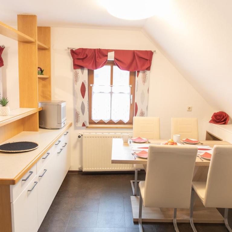 Haus Rosy Ferienwohnung - Apartment mit 2 Schlafzimmern - 3