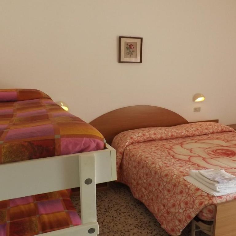 Hotel La Vela - Camera Familiare Standard - 1