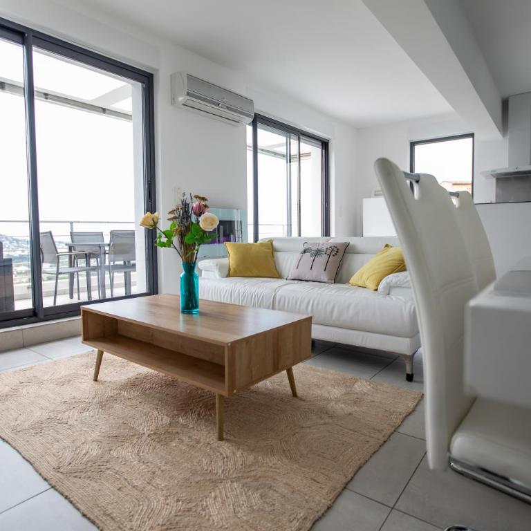 Villa Malibu by Connexion - Three-Bedroom Apartment - 9