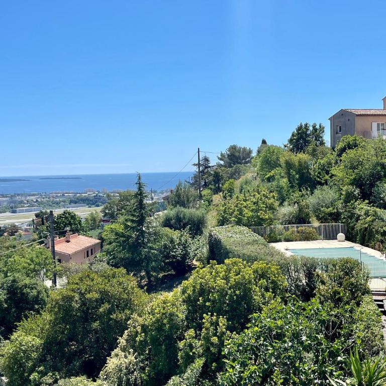 Villa Malibu by Connexion - Three-Bedroom Apartment - 12