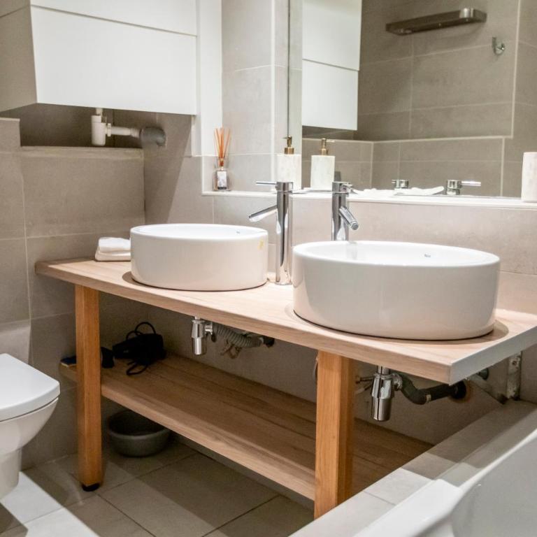 Villa Malibu by Connexion - Three-Bedroom Apartment - 13