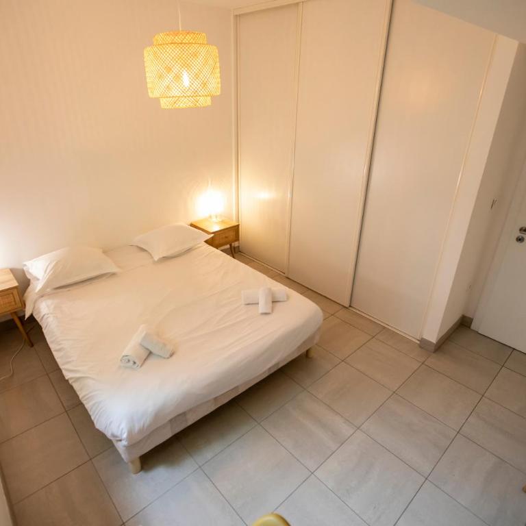 Villa Malibu by Connexion - Three-Bedroom Apartment - 18