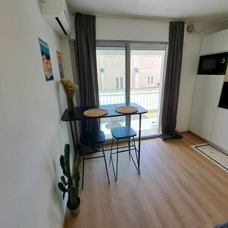 Beau studio proche centre ville et plage - Apartamento de 1 dormitorio - 6