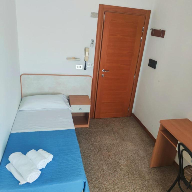 Hotel Gioiella - Camera Singola con Bagno Privato Esterno - 1