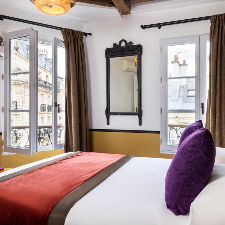 Le Village Montmartre - Double Room with View - 5